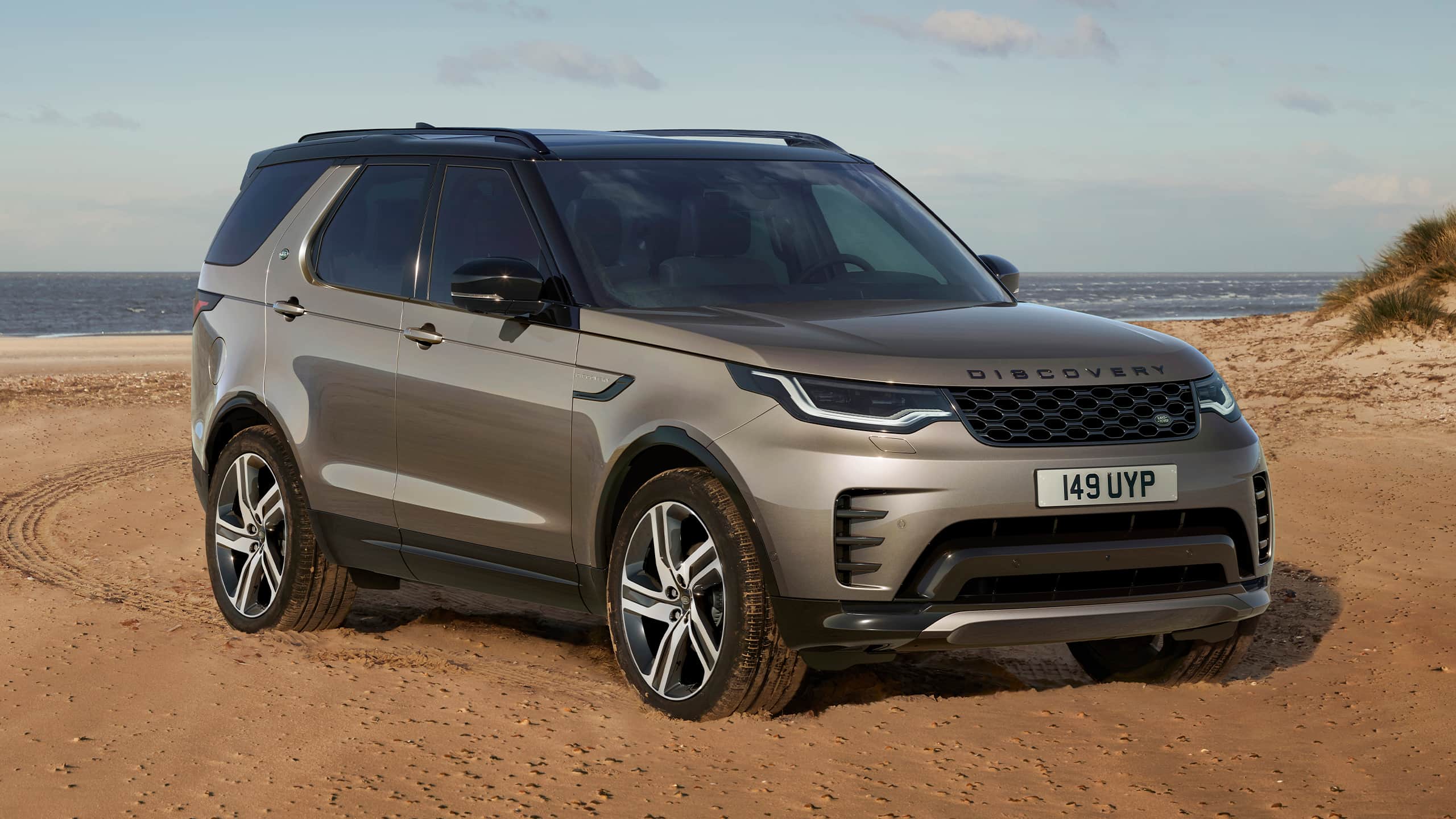 Parked Discovery Near The Beach Side