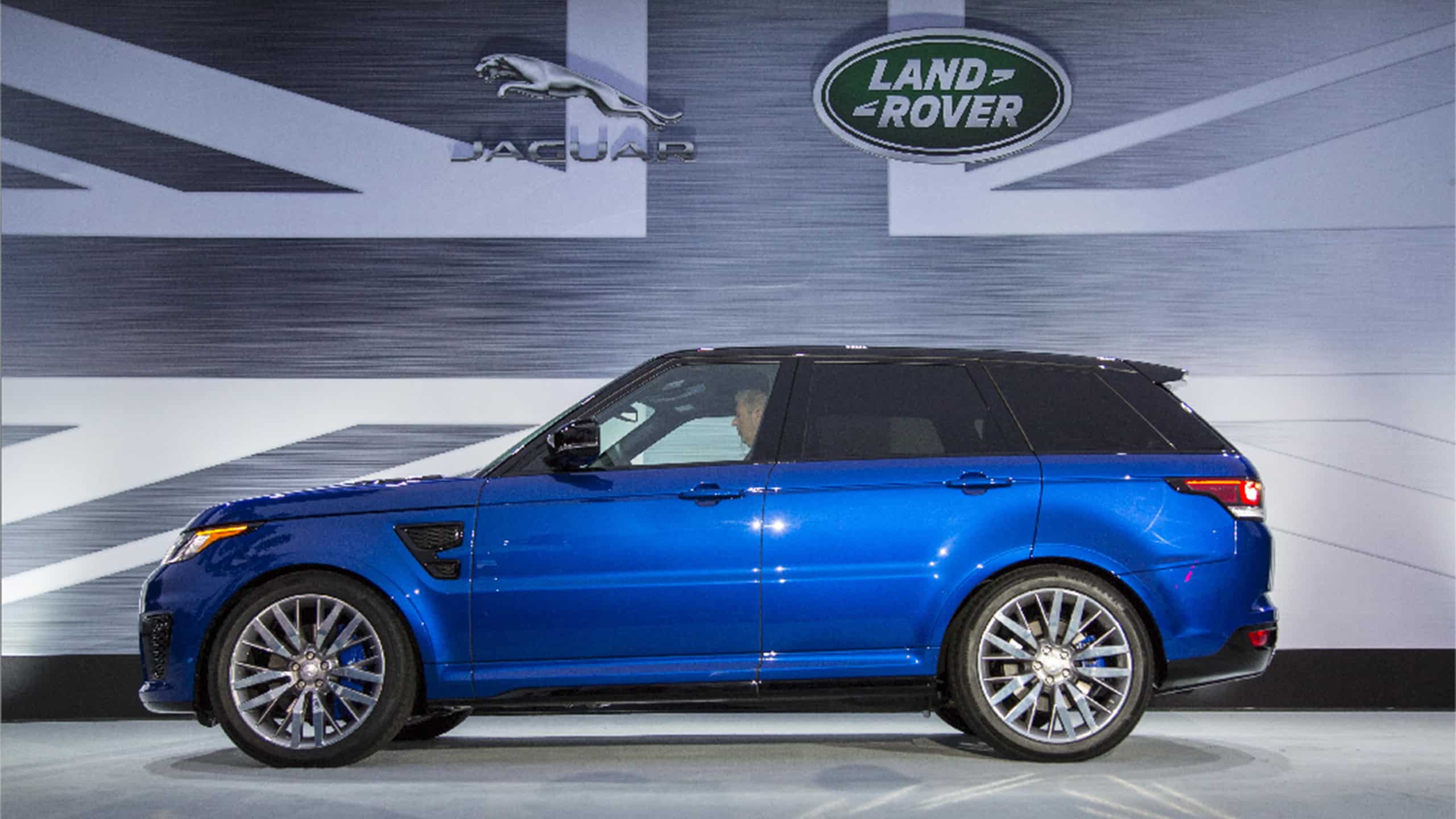 Range Rover Sport SVR High Performance Debuted