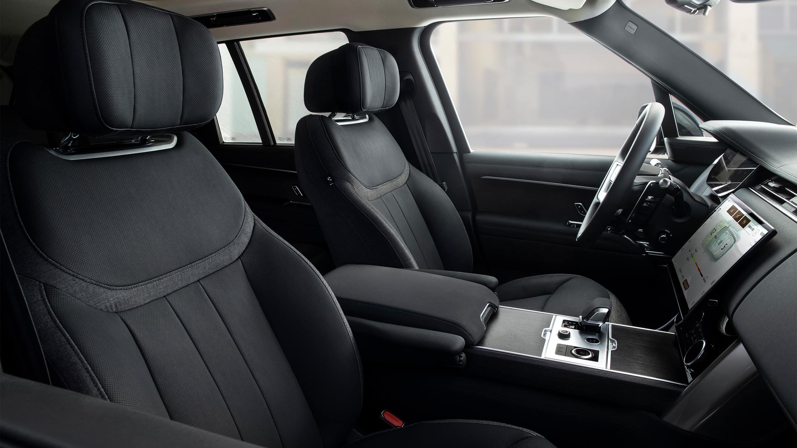 Range Rover Luxurious and Comfortable Interior