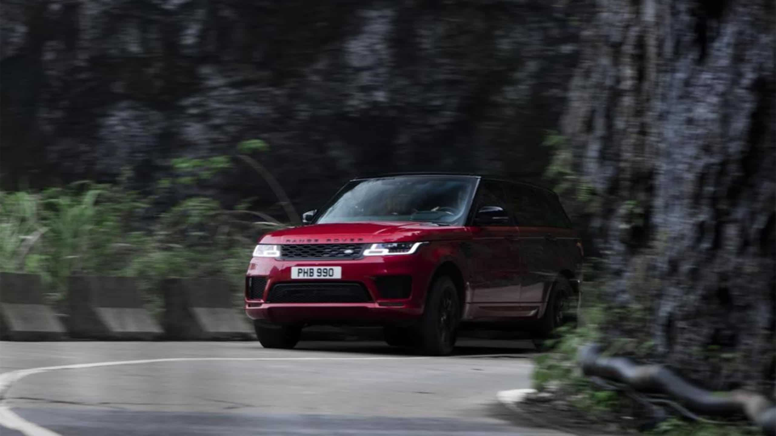 Range Rover Sport turning the curve