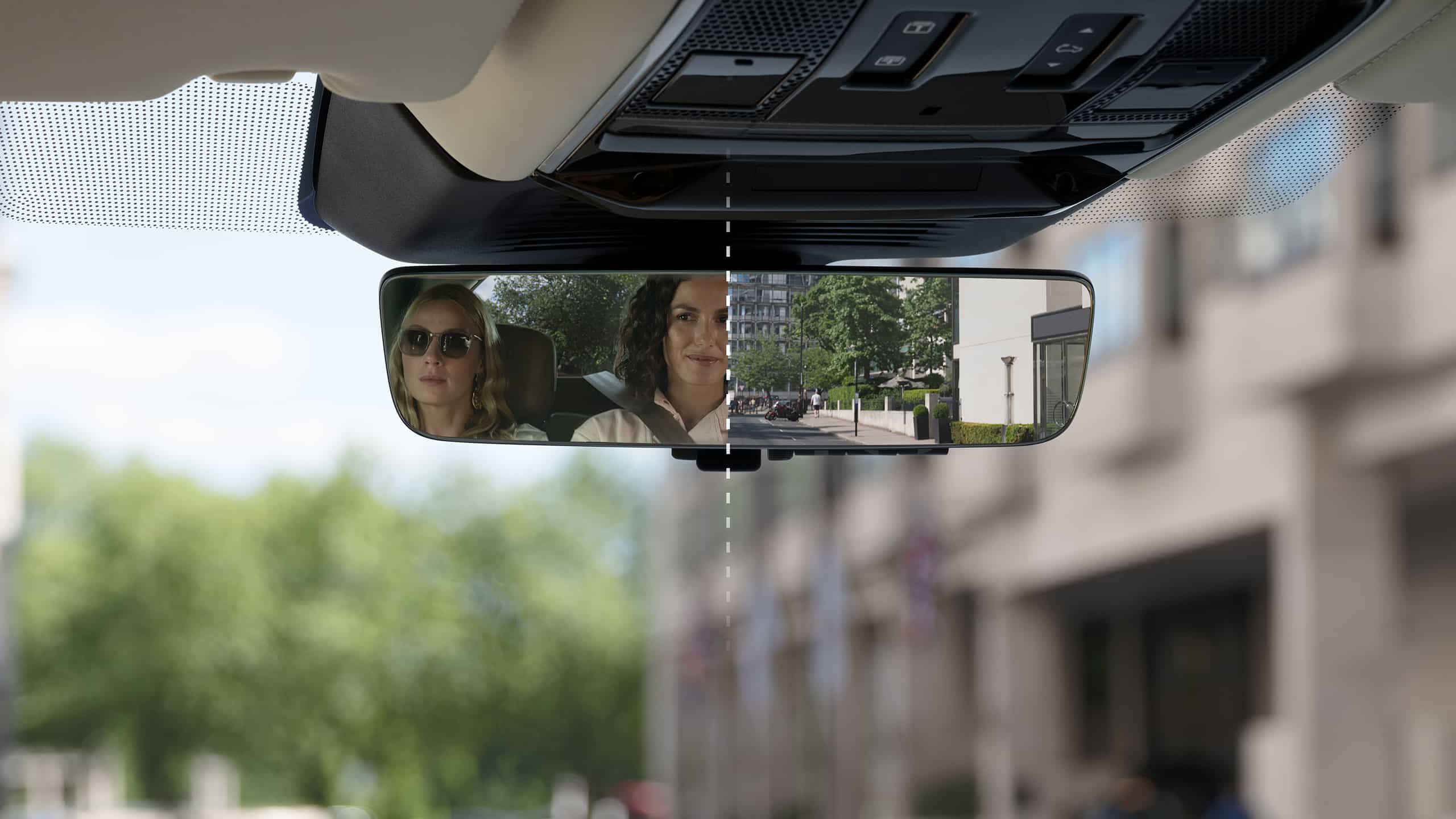 Range Rover High-Definition Streaming Media Rearview Mirror