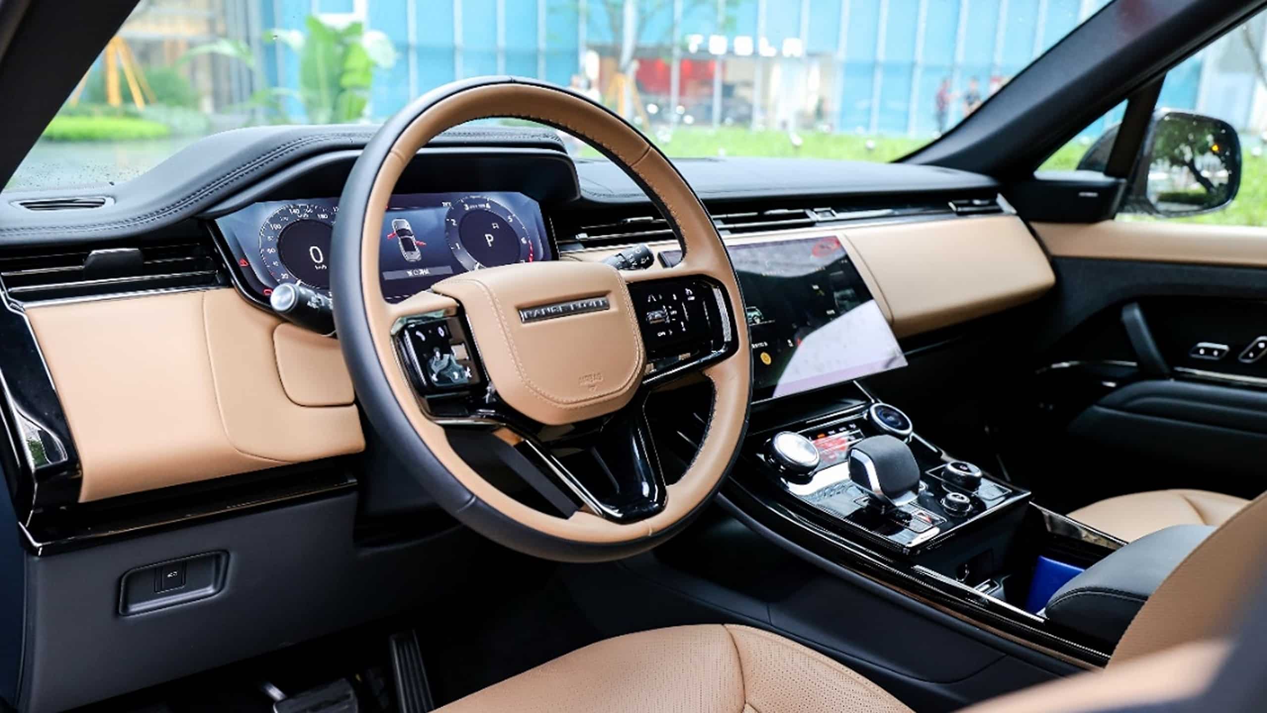Range Rover Sport front interior