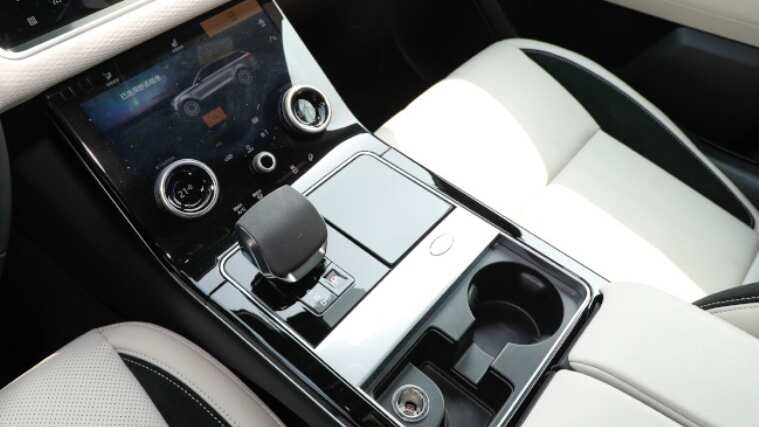 Range Rover interior details