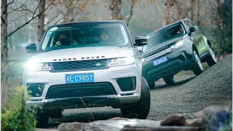 Land Rover All-Terrain Technology Demonstrates Extraordinary Off-Road Capability