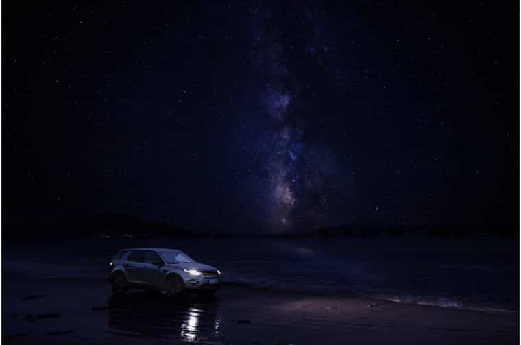 Land Rover Discovery at night