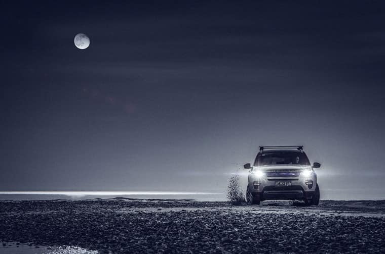 Land Rover Discovery at night