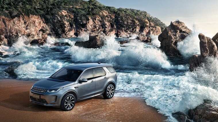 Land Rover DIscovery by sea